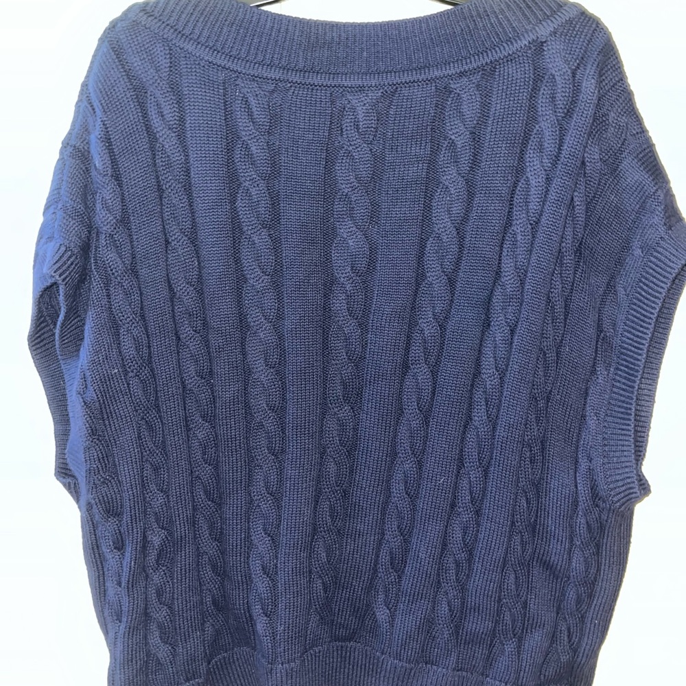 GAP Sweater Vest - Picture 2 of 4